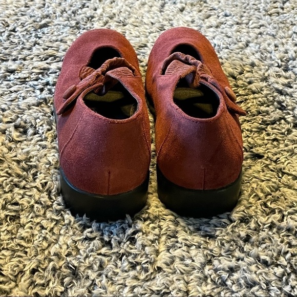 ✅HOST Pick✅ Newport News Easy Style Shoes, 8 - Picture 3 of 9